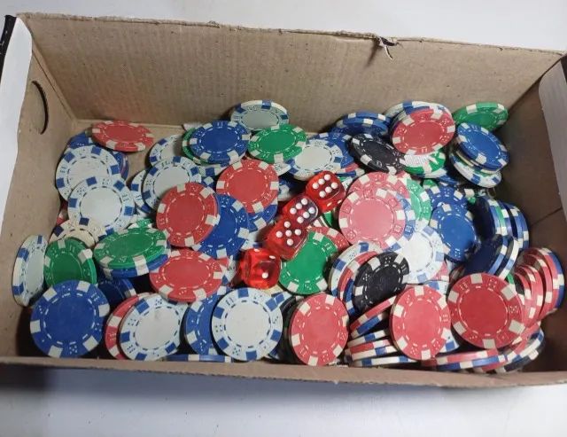 Conjunto de fichas de poker com dados + 50 peças 
