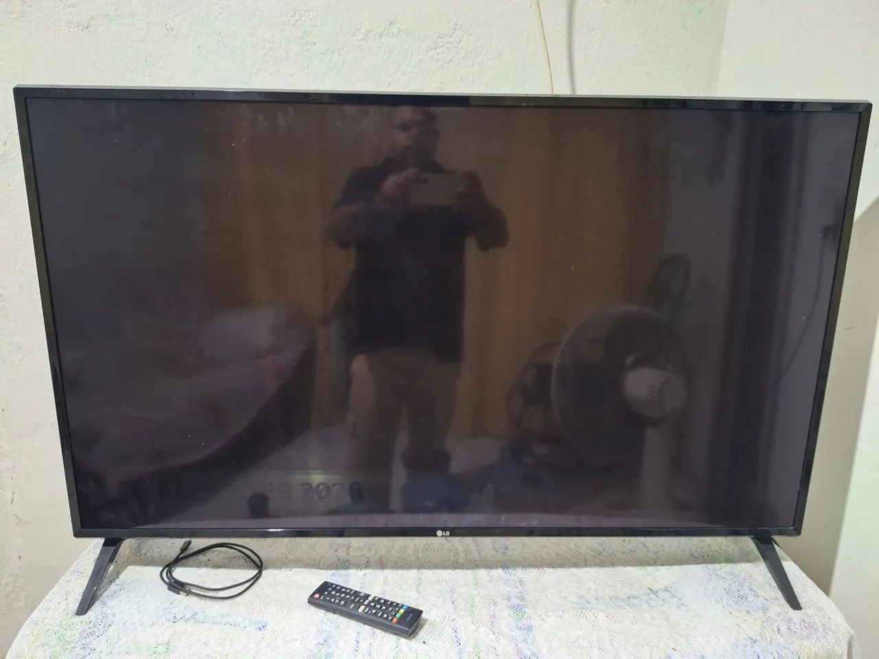 Tv lg 49 polegadas 4k smart, leia o anúncio. 
