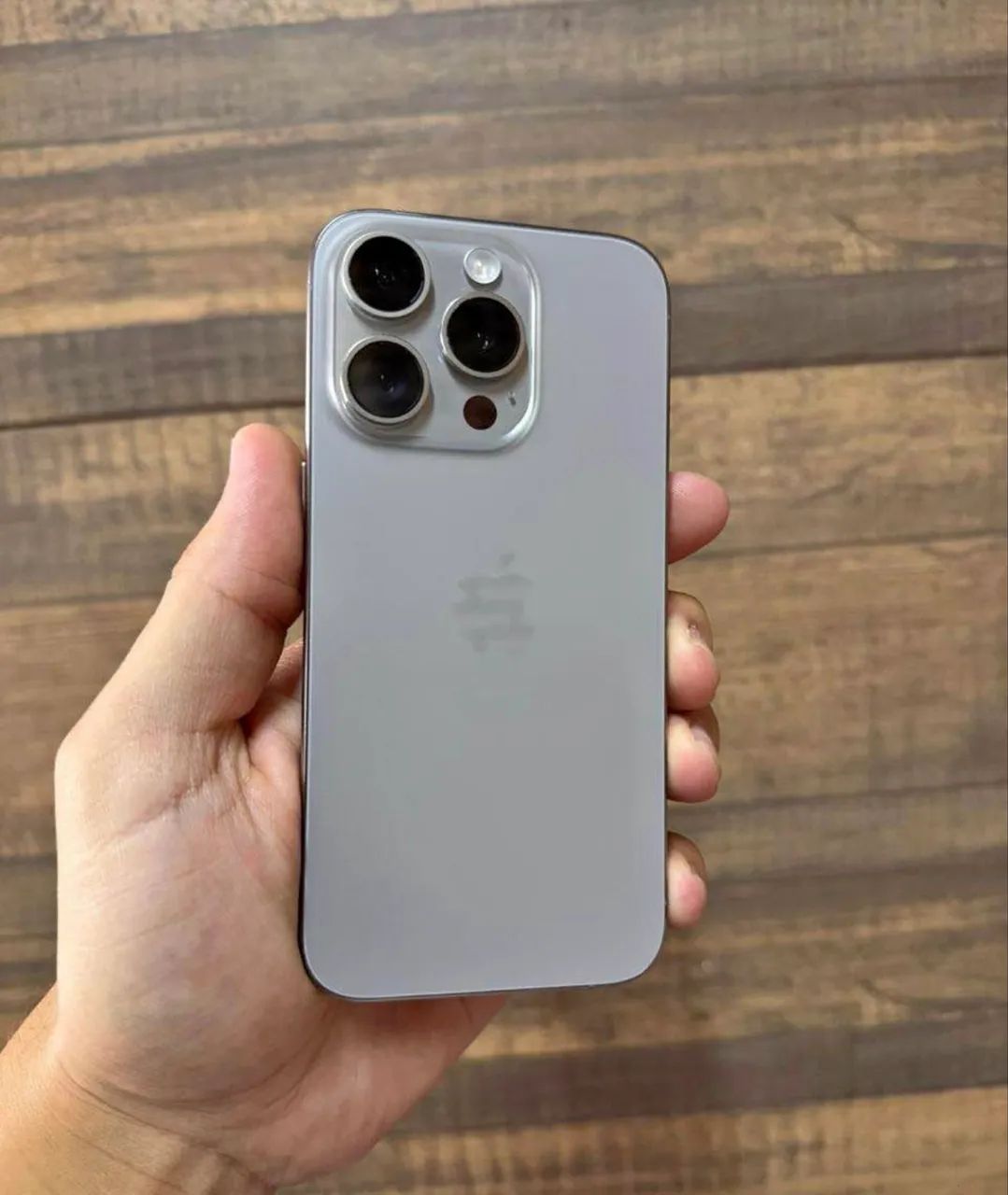 iPhone 15 pro natural 256 Gb garantia 6 meses - Celulares e
