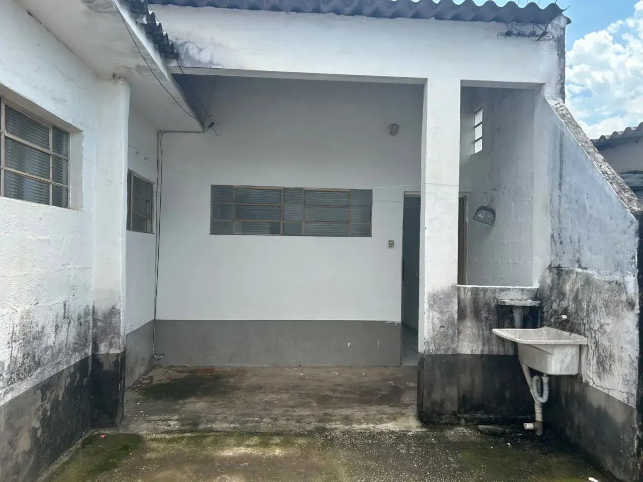 Kitnet com 1 Quarto, Garagem e Quintal Compartilhado  Ótima Localização - Foto 3