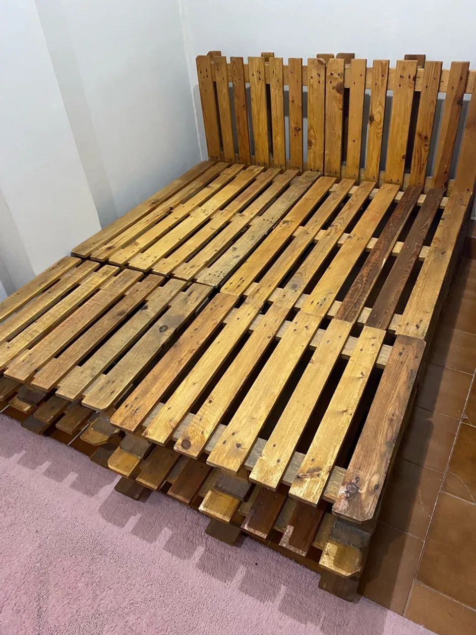 Cama palets madeixa maciça e pés rosinha  - Foto 3