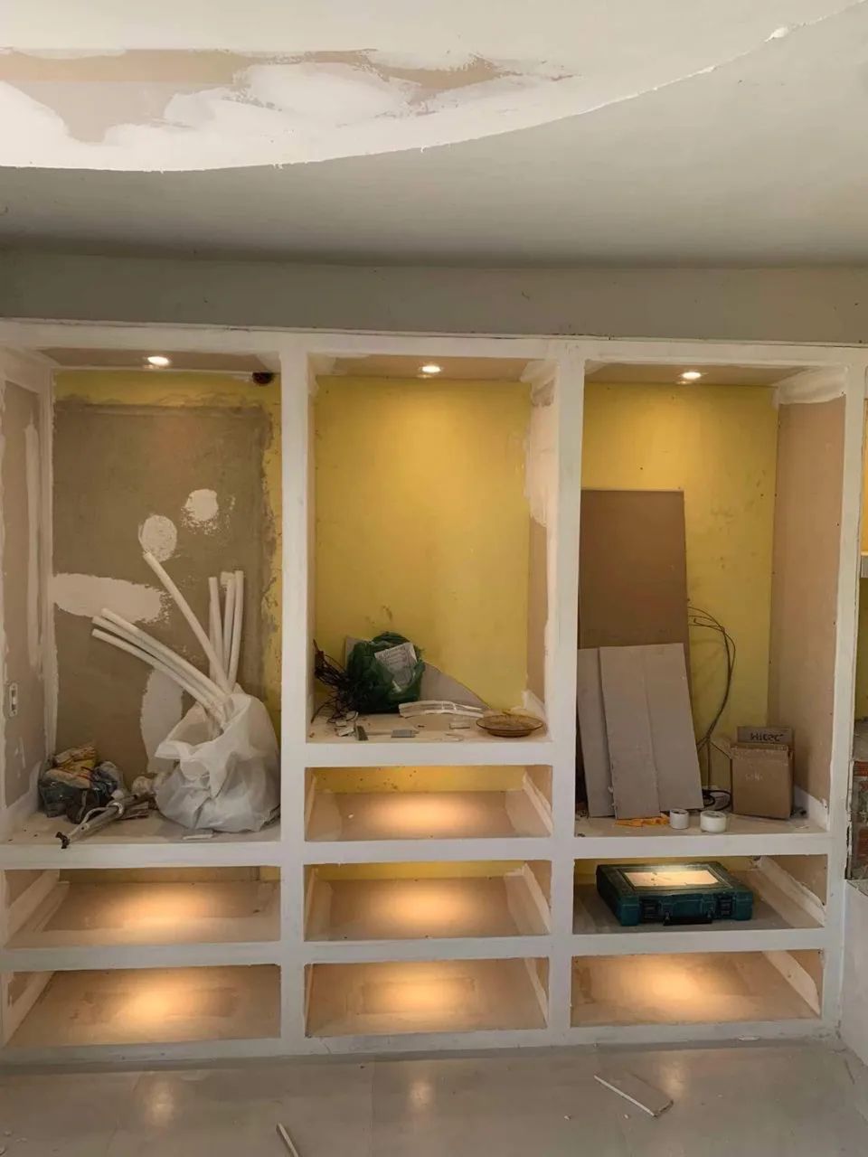 Trabalhamos com elétrica, gesso plaquinha, draywall, pintura e reforma em geral! - Foto 3