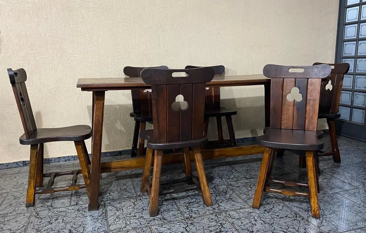 Mesa em madeira maciça impecavel - Foto 4