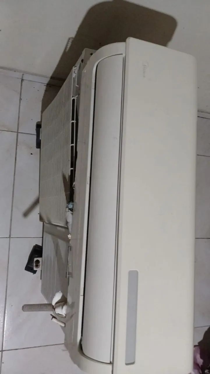 Ar condicionado 9000btus. Funcionando perfeitamente. Midea - Foto 2