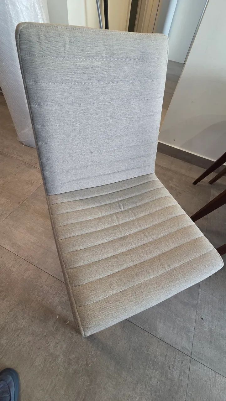 Conjunto 4 cadeiras tokstok cinza 