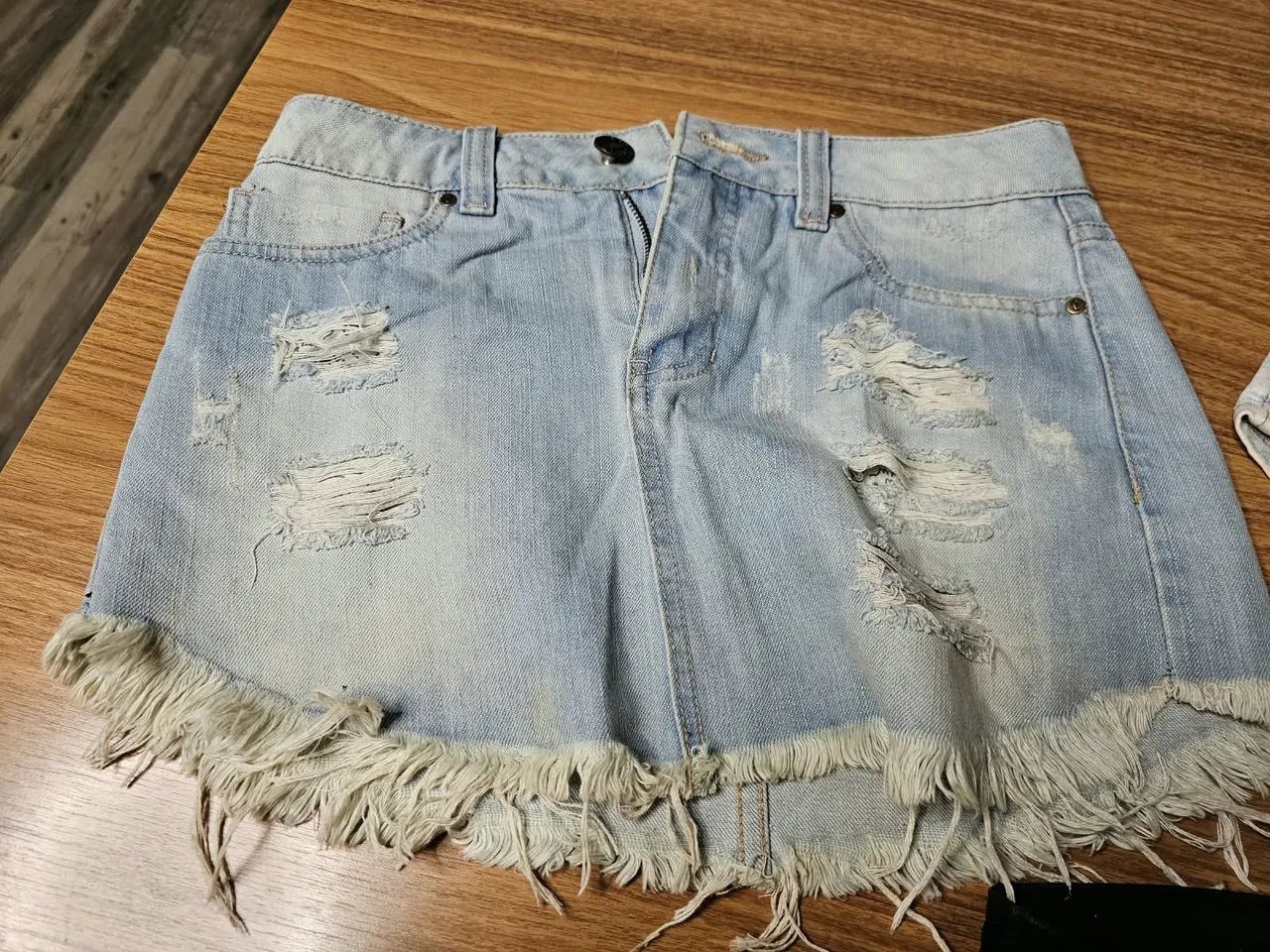 1 saia jeans e 2 shorts jeans - Foto 4