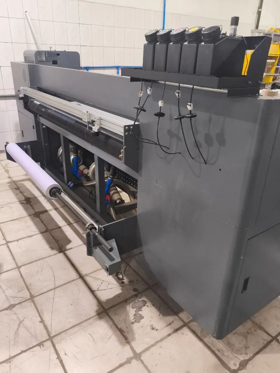 Impressora Plotter UV híbrida 1,90 boca, cmyk + w