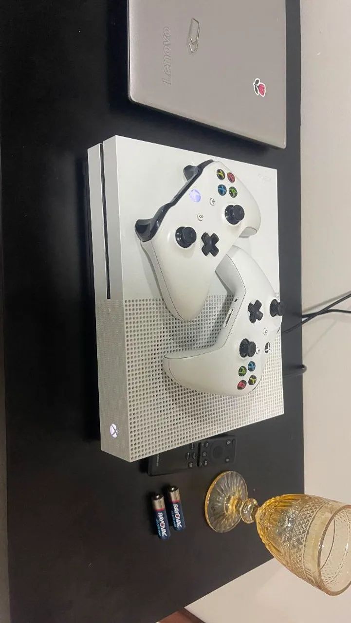 XBOX ONE S 800gb 2 CONTROLES - Foto 5