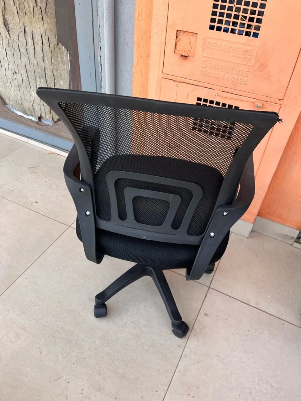 Vendo cadeira de escritorio - Foto 4