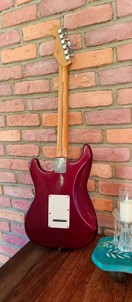 Guitarra antiga com CGC