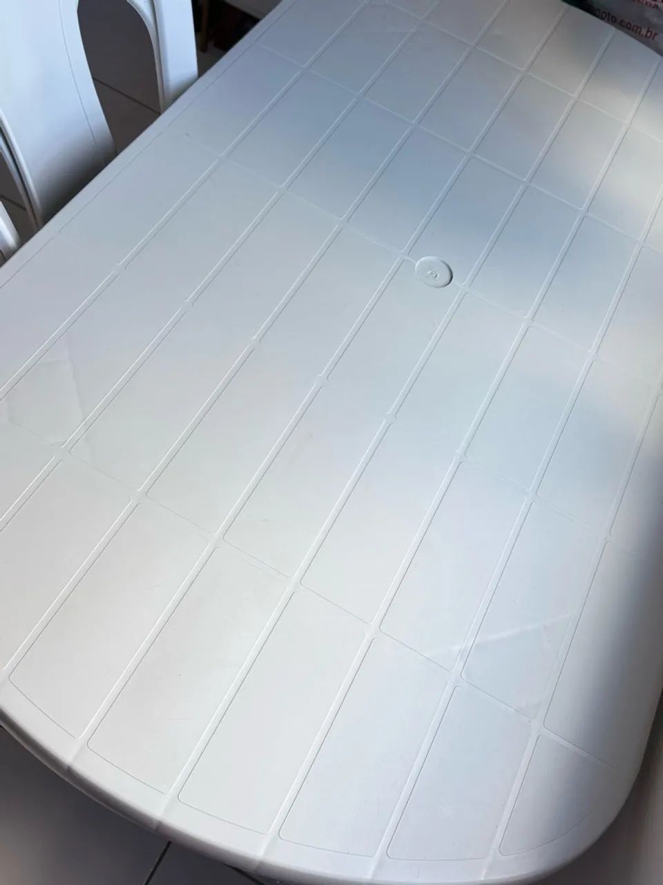 Mesa de plástico com 2 cadeiras  - Foto 4