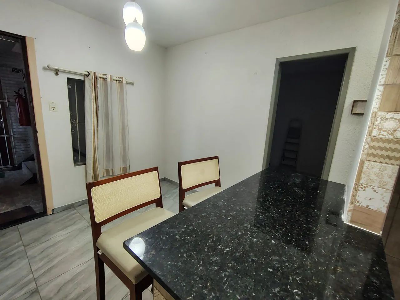 Apartamento reformado com garagem coberta  - Foto 3