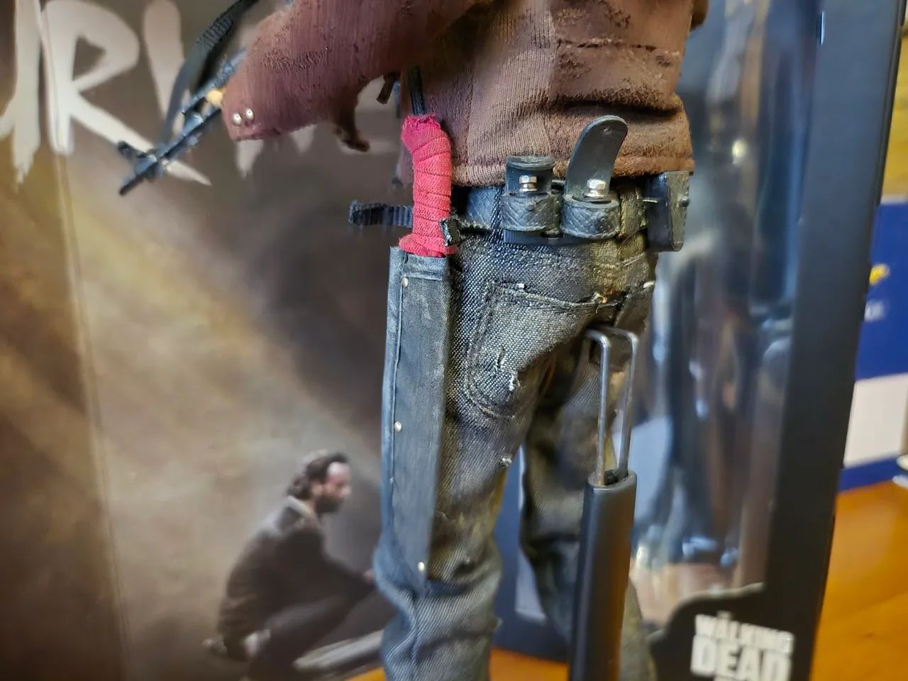 The Walking Dead Rick Grimes Threezero 1/6 com base hot toys extra! - Foto 5