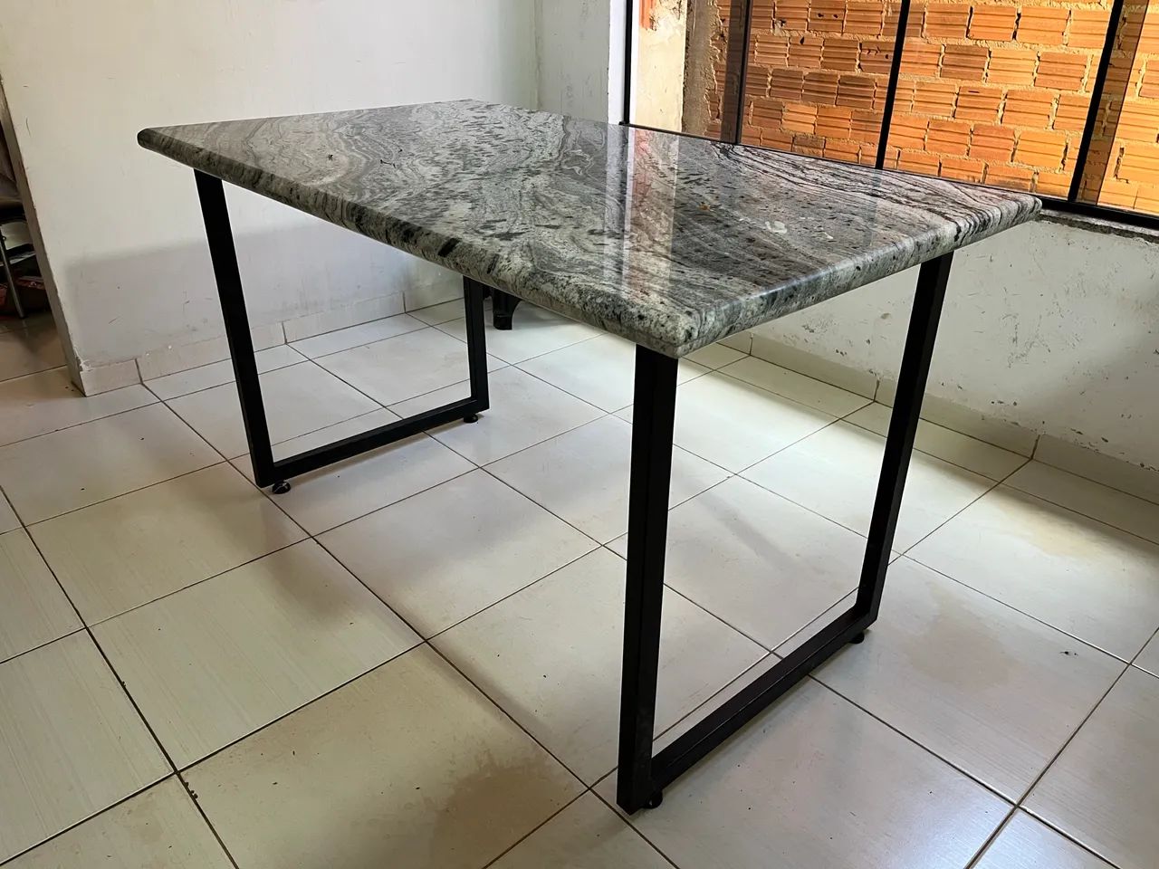 MESA COM PEDRA INPORTADA DE MÁRMORE  - Foto 4