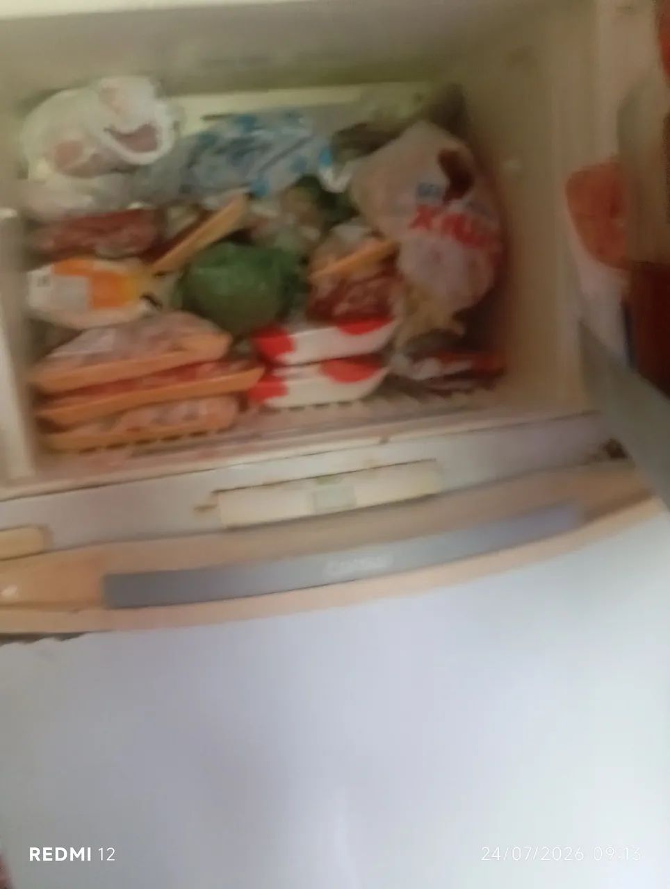 Vendo geladeira quebrada galho  - Foto 2