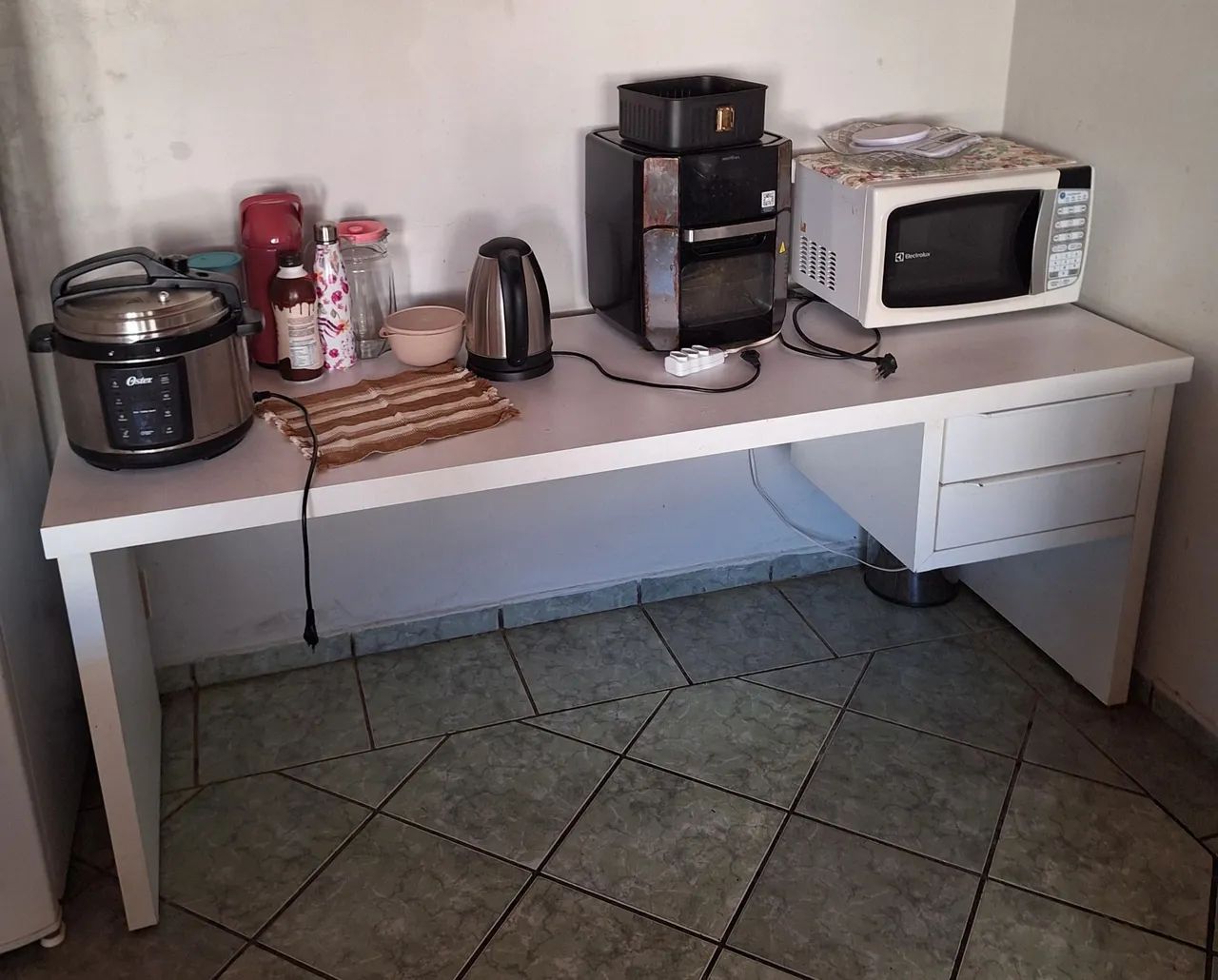 Mesa escritório com gavetas  PRA SAIR   - Foto 2