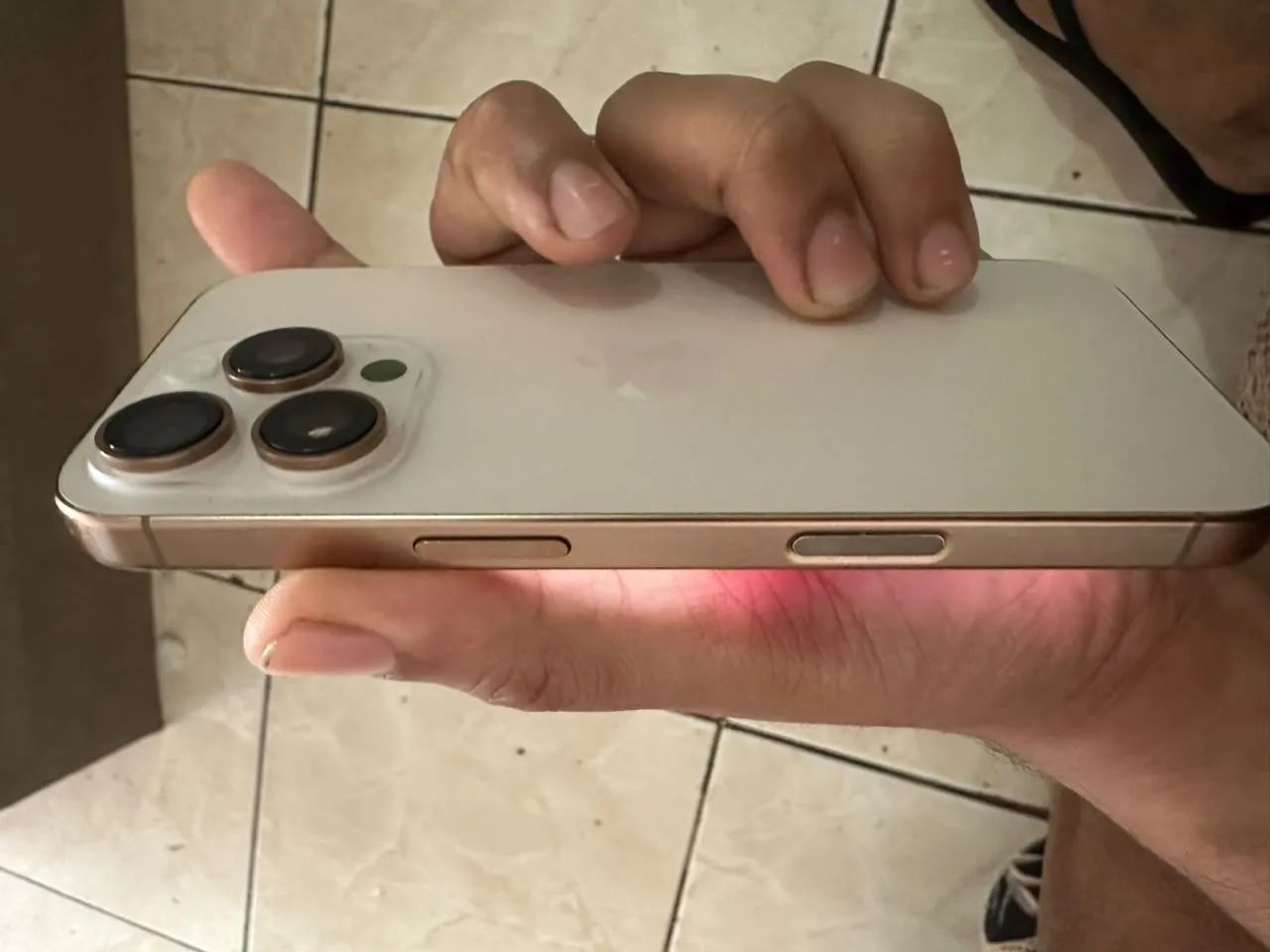 iPhone 16 pro  - Foto 2