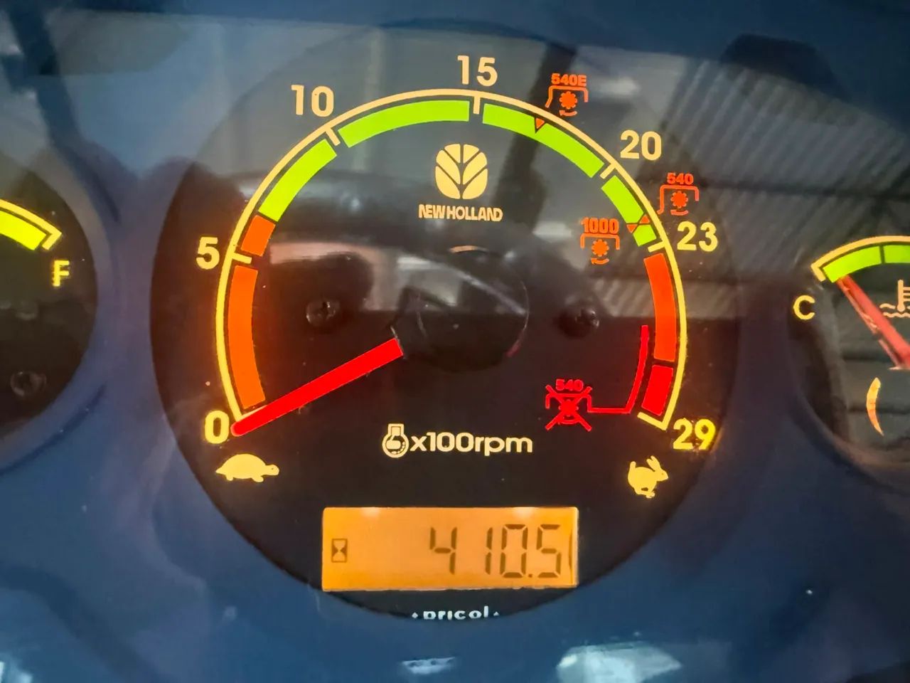 TRATOR NEW HOLLAND TT 4.90 - Foto 3