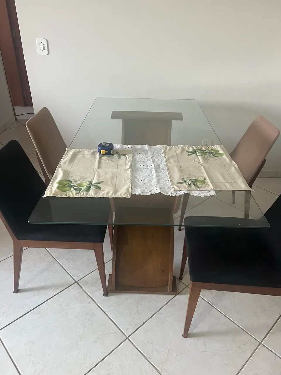 Mesa 4 cadeiras