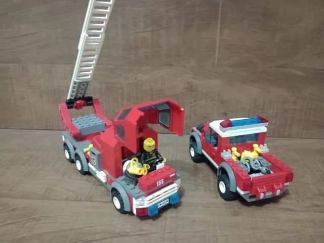 Conjunto Lego Caminhão de bombeiro e jipe de resgate original - Foto 4