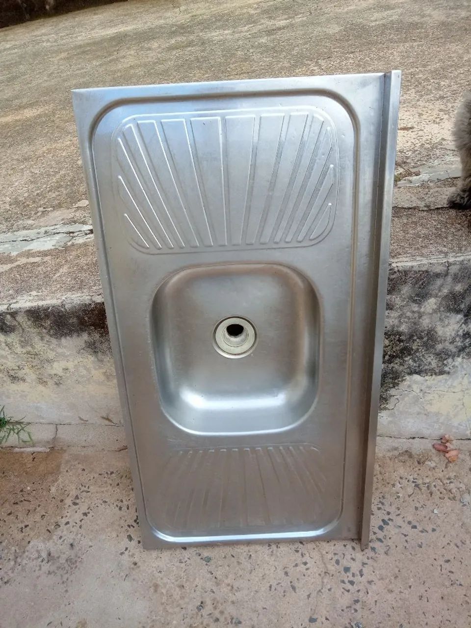 Used Stainless Steel Sink 1.00 m x 0.50 cm
