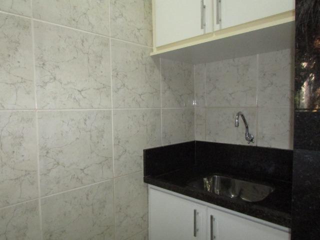 Lindo apartamento reformado condomínio fechado no Balneário de Jacaraípe - Foto 17
