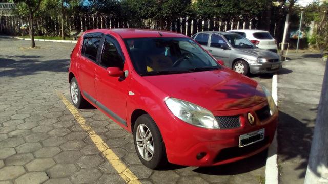 Sandero Vermelho Previlege 1.6 16v