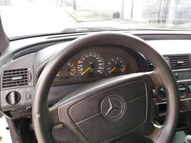 Vendo uma Mercedes c180 sedã ano 1996 - Foto 12
