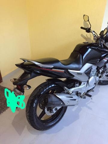 Fazer 250 única dona