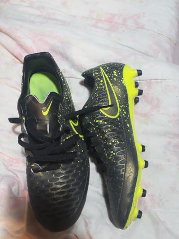 Chuteria mercurial semi nova