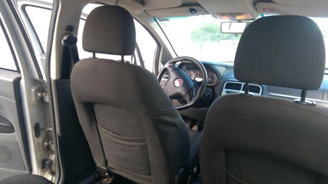 Fiat Punto ELX 1.4 2009/2010 Flex 8V, 5 portas, Cor prata - Foto 13