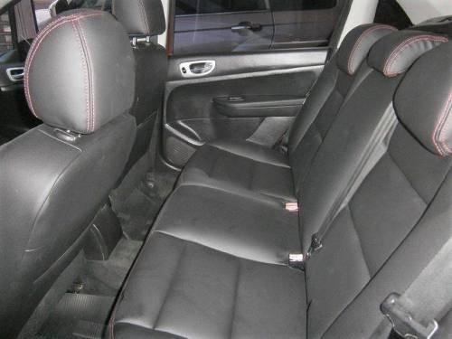 Peugeot 307 1.6 Presence Pack Sedan 2009 - Foto 6