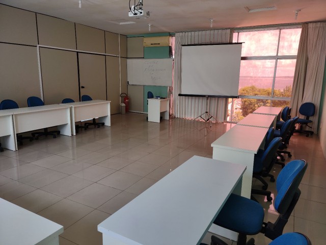projetor e telão / caixa JBL Encore + microfone karaokê/ telão para jogo / eventos - Foto 2