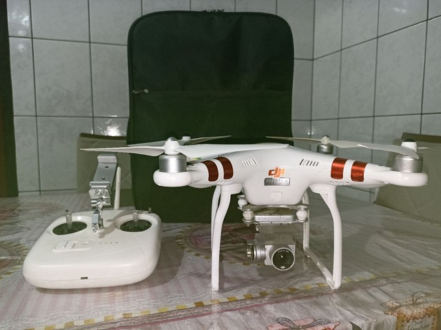 Drone DJI Phantom 3 Standard Leia a descrição 