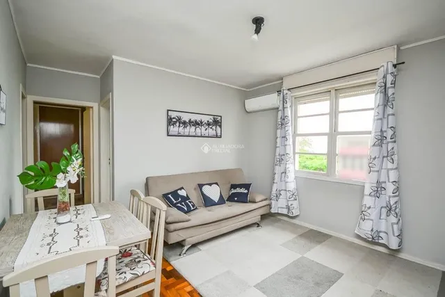 Casas para alugar na Avenida Pinheiro Borda, Cristal, Porto Alegre -  QuintoAndar