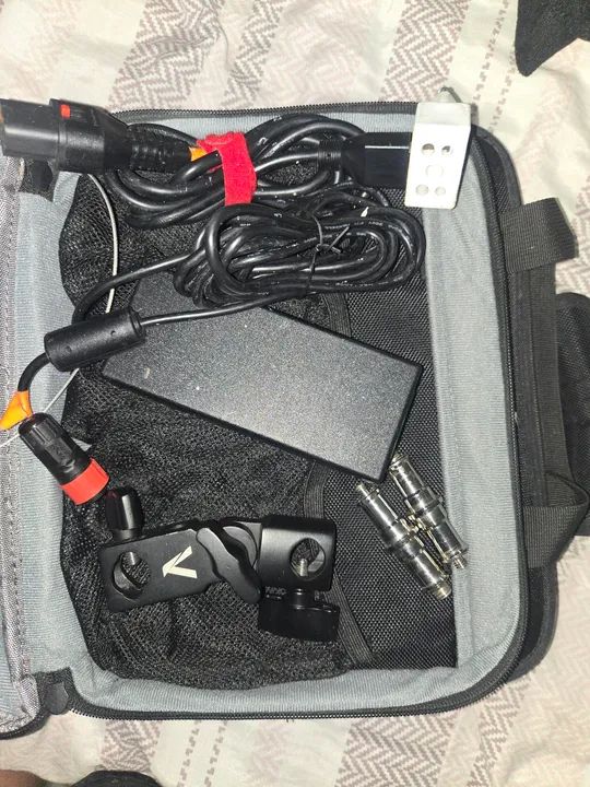 Painel de luz de vídeo colorido Amaran P60C RGBWW - Foto 5