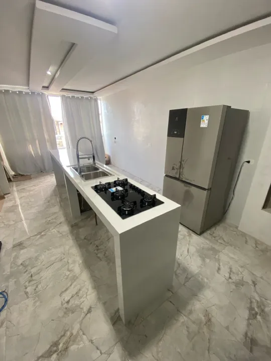 Pias, Lavatórios, ilha, Nichos é Península tudo em porcelanato