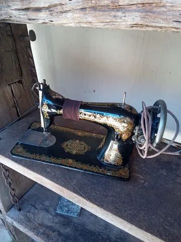 Máquina de costura antiga 