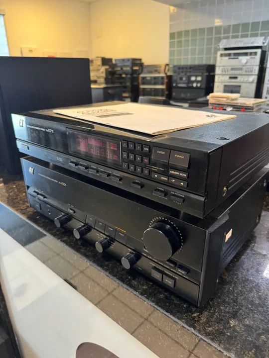 Conjunto de Som Estéreo Sansui Amplificador Integrado Au-X301 e Tuner Tu-X711 - Foto 2