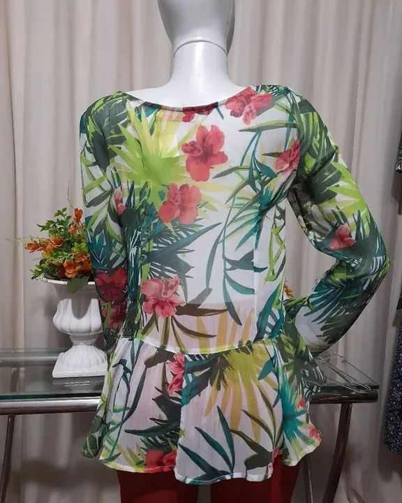Blusa estampada,  manga comprida, um pouco transparente da YSC.YESSICA.<br> - Foto 2