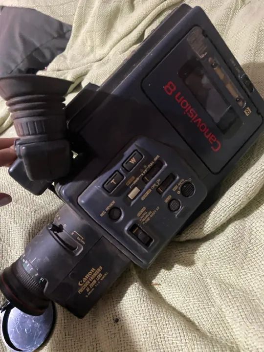 filmadora analógica Canon que utiliza fitas de vídeo Video8 ou Hi8