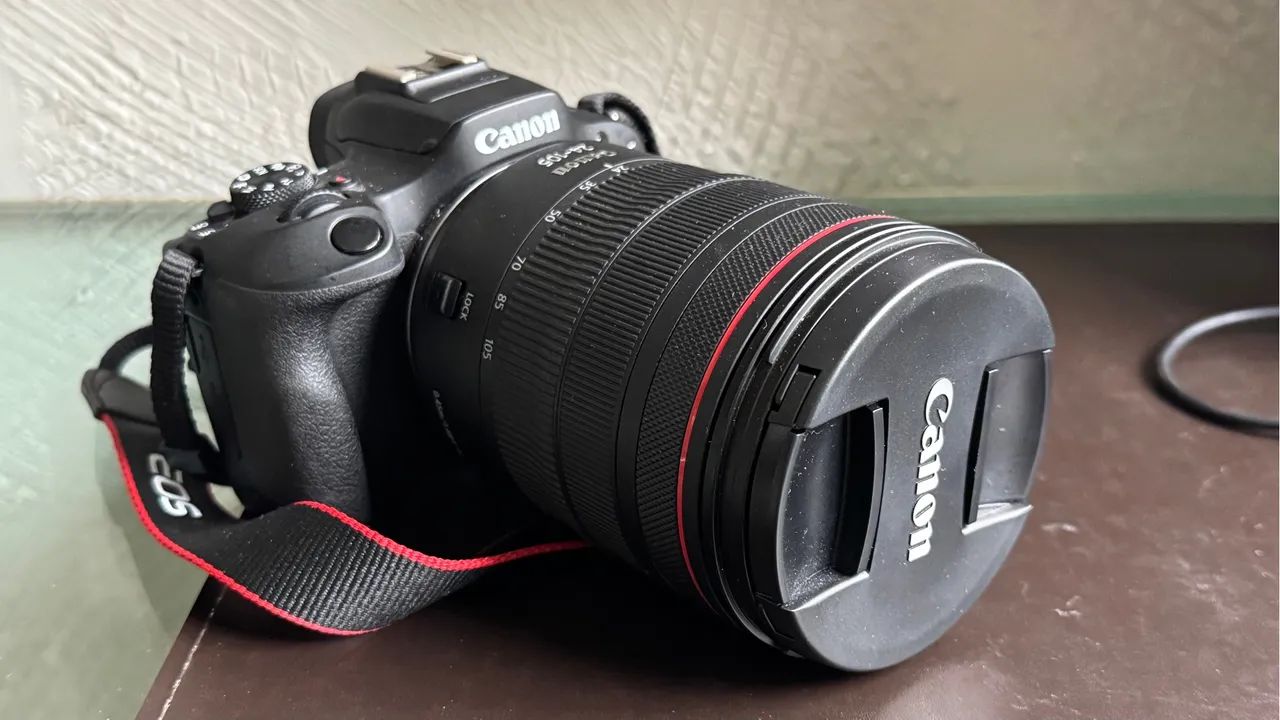 Canon R100 + RF 24 105mm USM + 50mm + 18-45mm