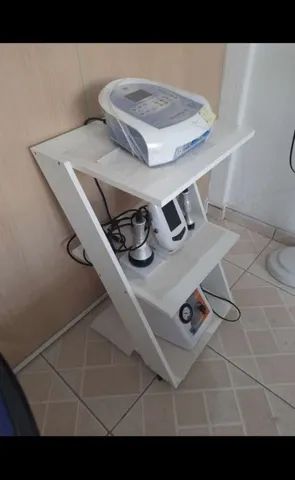 Carrinho de estética em mdf e mesas  - Foto 5