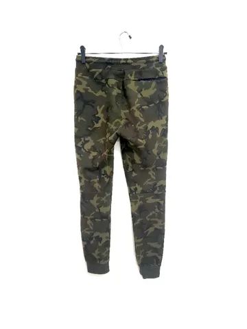 Calça deals camuflada nike