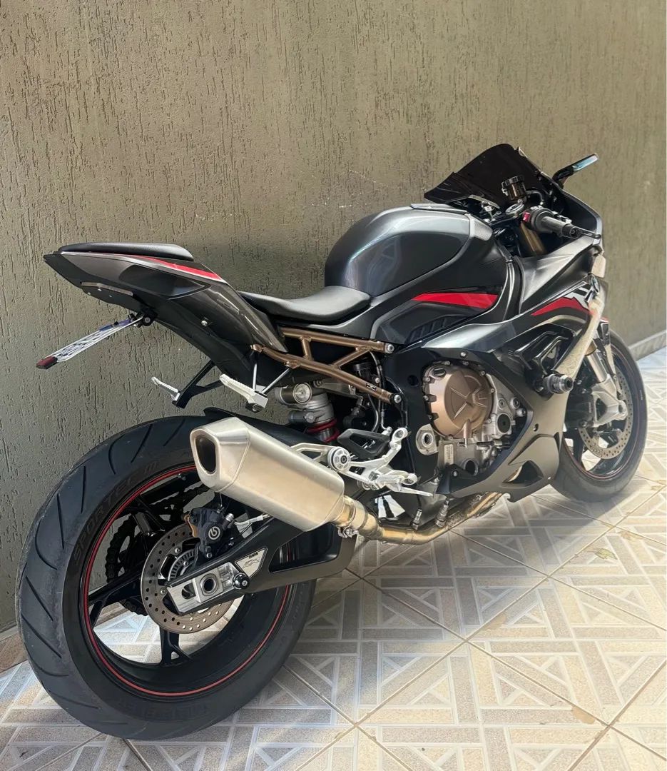 S1000 2022 único dono 