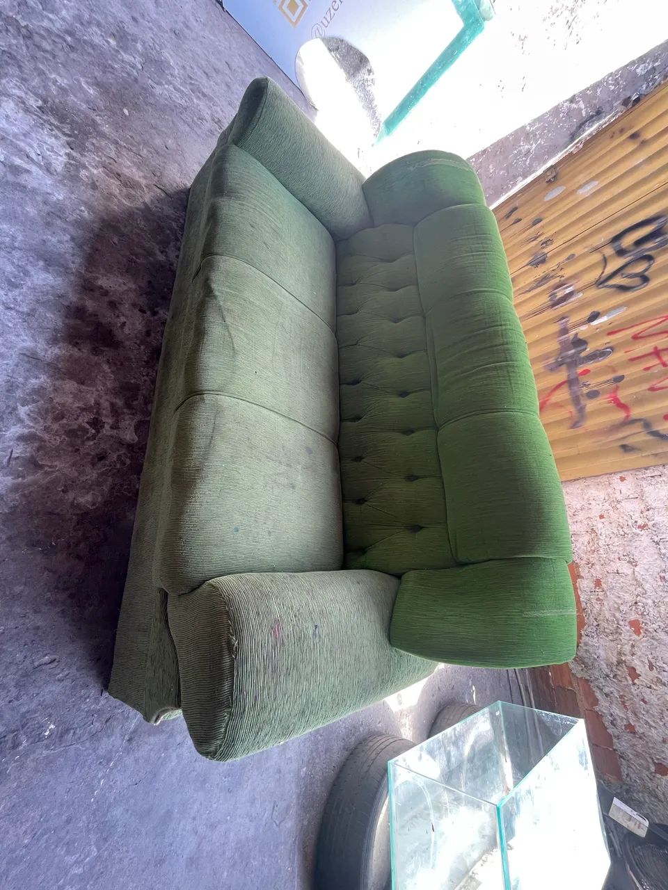 Sofá 65060373225985120