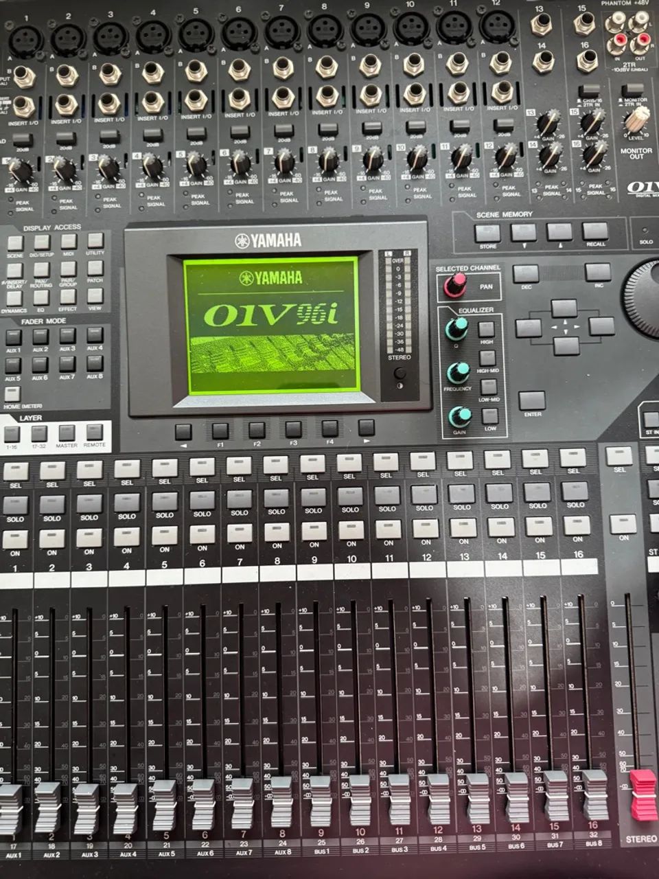Mesa de Som  Yamaha O1V96i - Foto 4