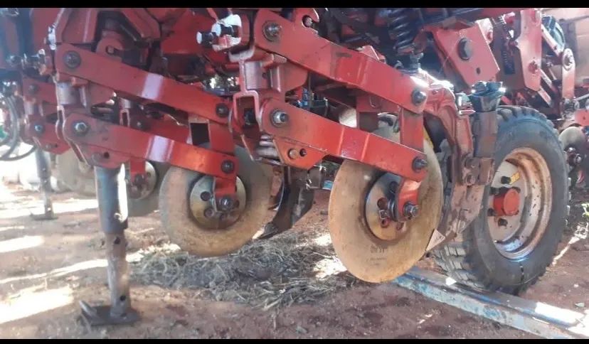 Colheitadeira New Holland TC 57 e Plantadeira Semeato  - Foto 5