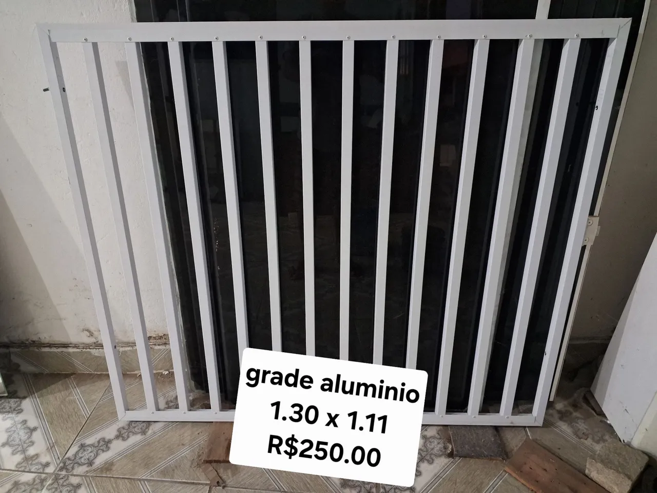 Grade de Alumínio 1,30 x 1,11 - R$250,00