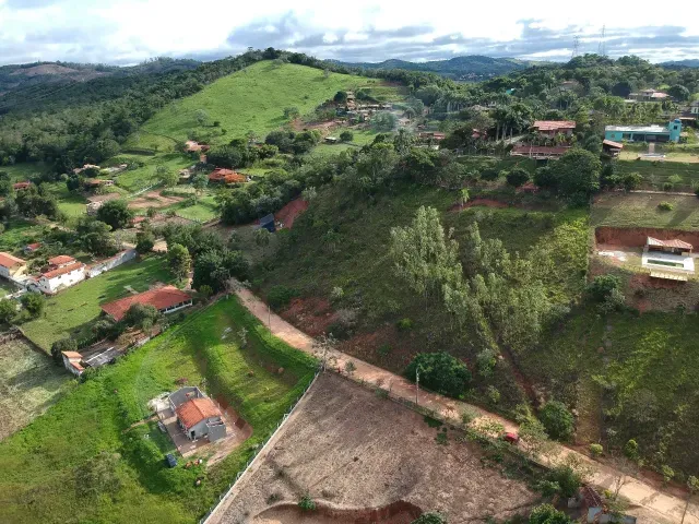 Terreno 2.000m2 ou 4.000m2 - Guararema - (Aceita carro)